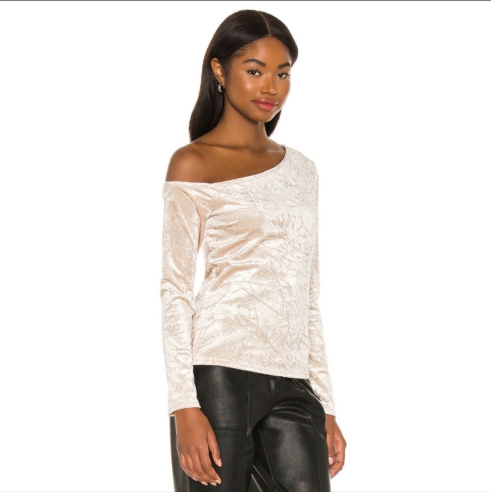 NWT 525 America Asymmetrical Off The Shoulder Velvet Long Sleeve Blouse - Picture 2 of 11